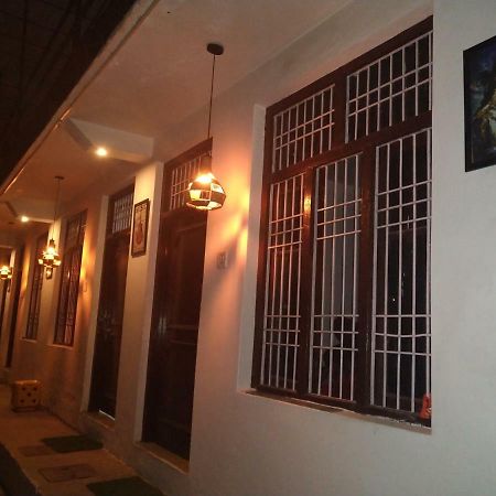 דרמסאלה Mochila Youth Hostel Mcleod Ganj מראה חיצוני תמונה