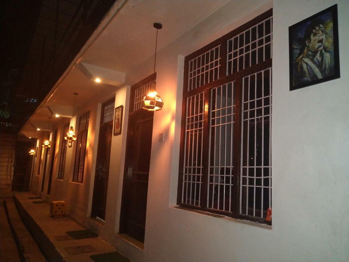 דרמסאלה Mochila Youth Hostel Mcleod Ganj מראה חיצוני תמונה