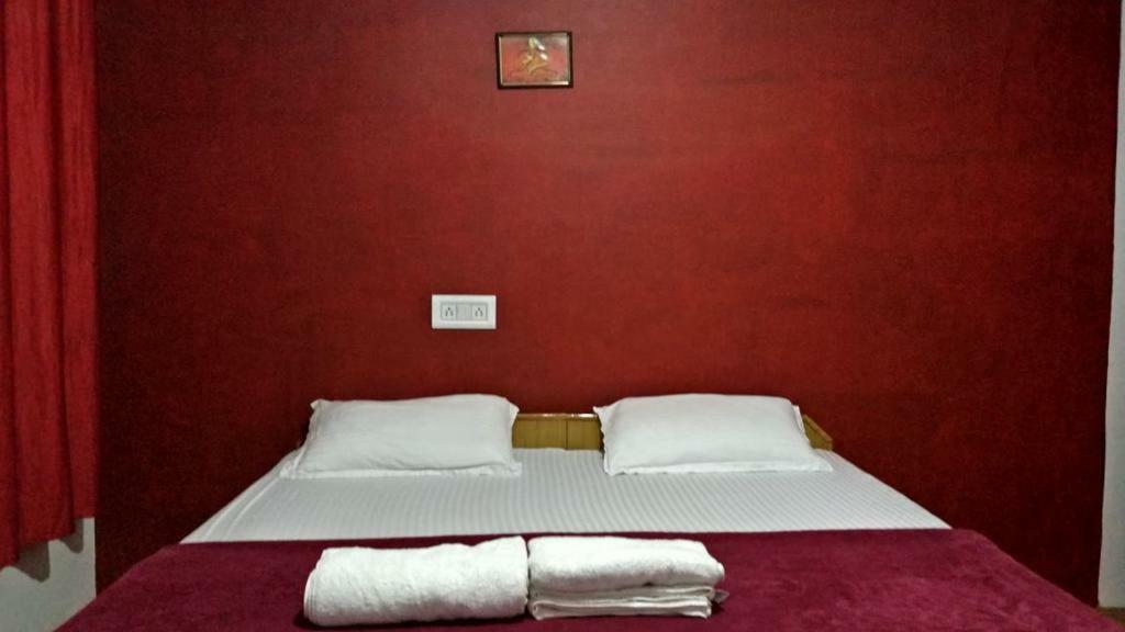 דרמסאלה Mochila Youth Hostel Mcleod Ganj מראה חיצוני תמונה