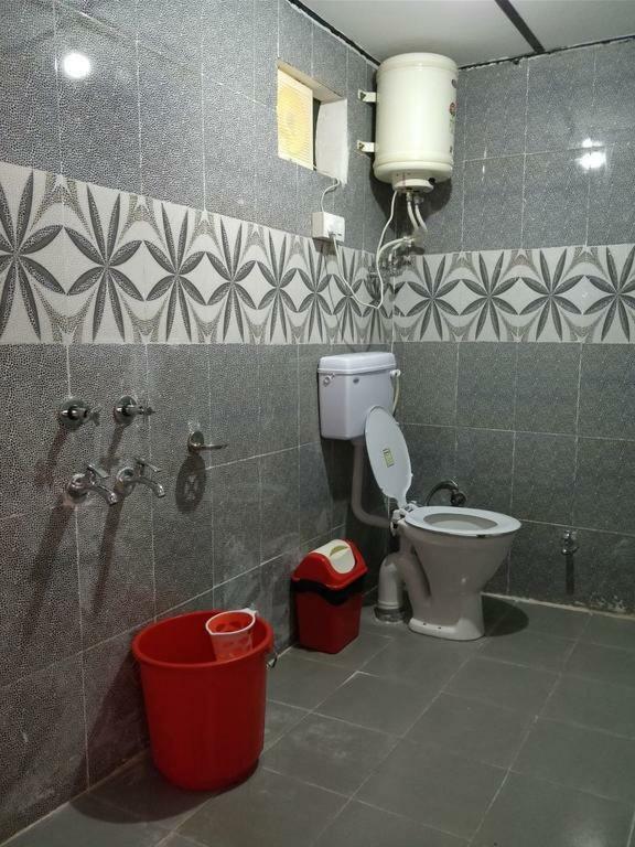 דרמסאלה Mochila Youth Hostel Mcleod Ganj מראה חיצוני תמונה